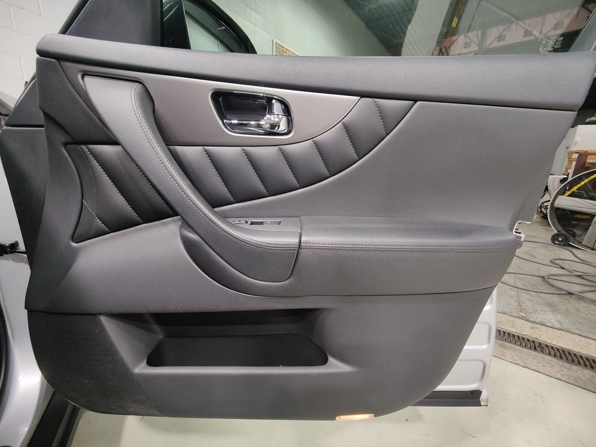 Used 2013 INFINITI FX37 AWD w/ Premium Pkg image 10
