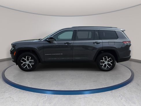 Used 2025 Jeep Grand Cherokee L Limited image 8