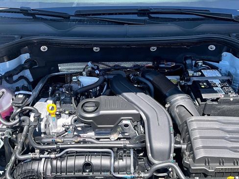 New 2026 Volkswagen Taos SE FWD image 16