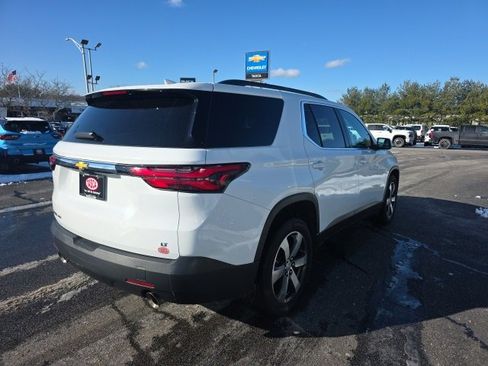 Used 2023 Chevrolet Traverse LT w/ LT Premium Package image 4