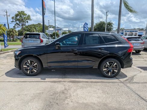 New 2026 Volvo XC60 T8 Core image 7