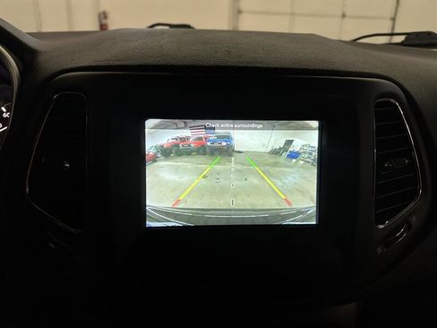 Used 2020 Jeep Compass Latitude image 22