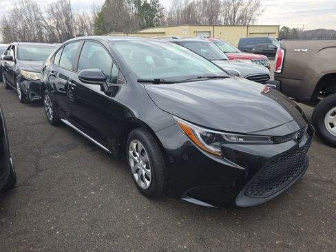 Used 2020 Toyota Corolla LE image 4
