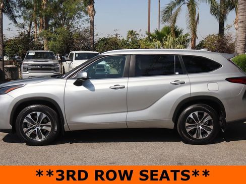 Used 2023 Toyota Highlander XLE image 5