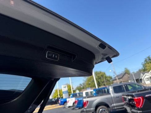 Used 2024 Ford Explorer XLT w/ Equipment Group 202A AWD/4WD image 16