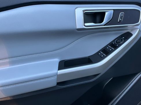 Certified 2022 Ford Explorer XLT w/ Equipment Group 202A image 12