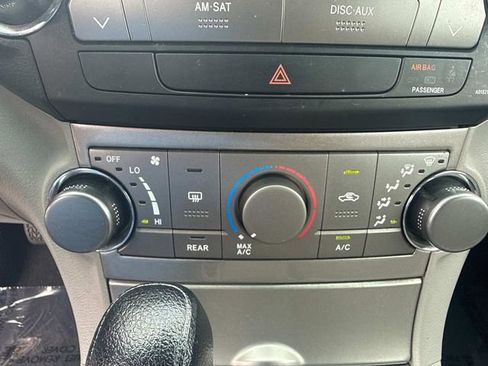 Used 2011 Toyota Highlander 2WD image 32