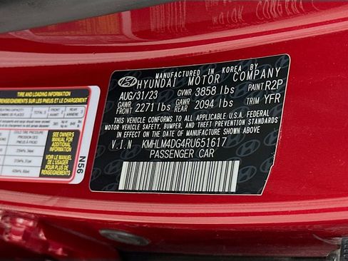 Certified 2024 Hyundai Elantra SEL image 31