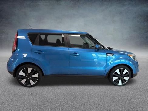 Used 2018 Kia Soul + FWD image 6