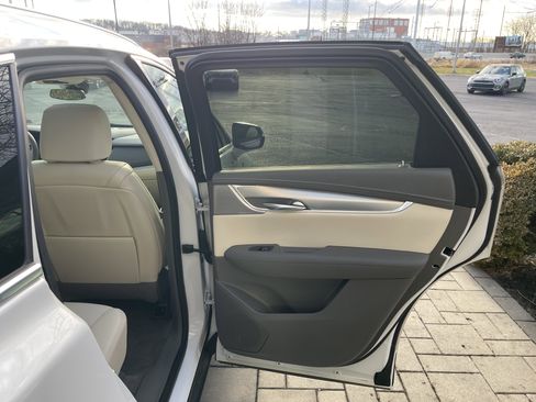 Used 2021 Cadillac XT5 Premium Luxury image 22