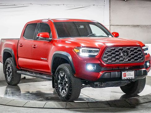 Certified 2022 Toyota Tacoma TRD Off-Road w/ Technology Package RWD image 4