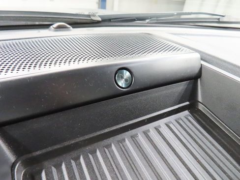 Used 2022 Ford F350 Lariat w/ Black Appearance Package image 65