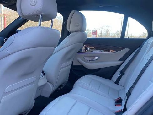 Used 2017 Mercedes-Benz E 300 E 300 4MATIC Sedan 4D image 23