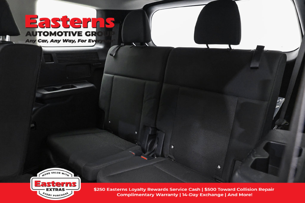 Used 2025 Hyundai Santa Fe SE FWD image 25
