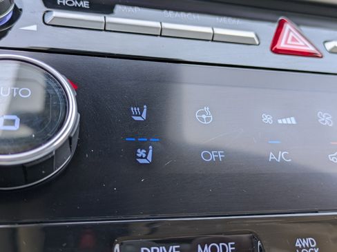 Used 2024 Hyundai Santa Fe Limited AWD/4WD image 22
