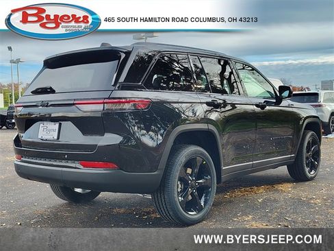 New 2025 Jeep Grand Cherokee Altitude image 8