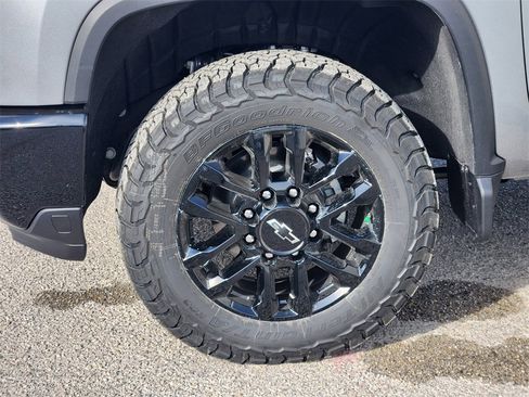 New 2026 Chevrolet Silverado 3500 LT w/ Trail Boss Package image 9