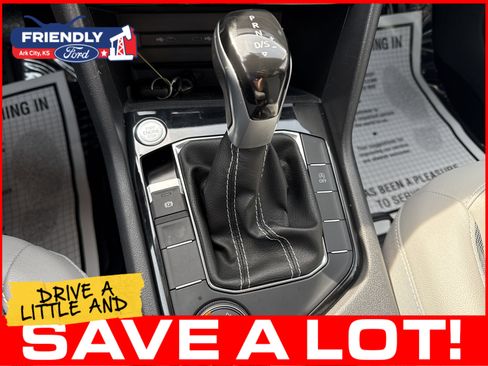 Used 2023 Volkswagen Taos SE AWD/4WD image 14