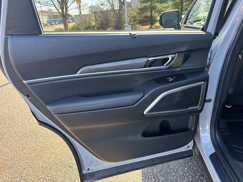 Used 2023 Kia Telluride EX X-Line image 16