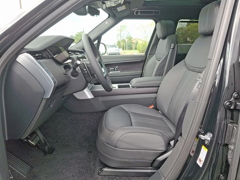 New 2025 Land Rover Range Rover Long Wheelbase SE image 13
