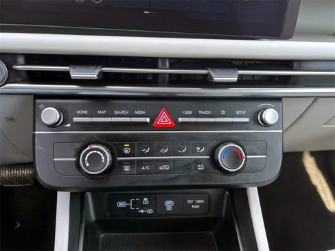 Certified 2025 Hyundai Tucson SE image 22