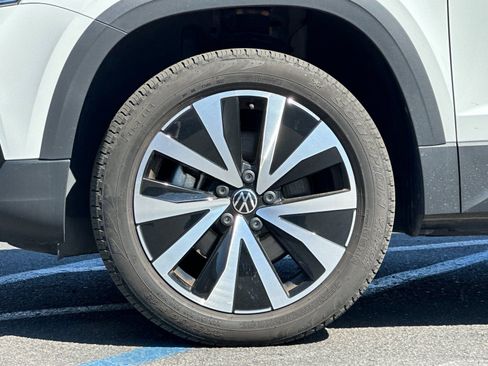 Used 2023 Volkswagen Taos SE image 23