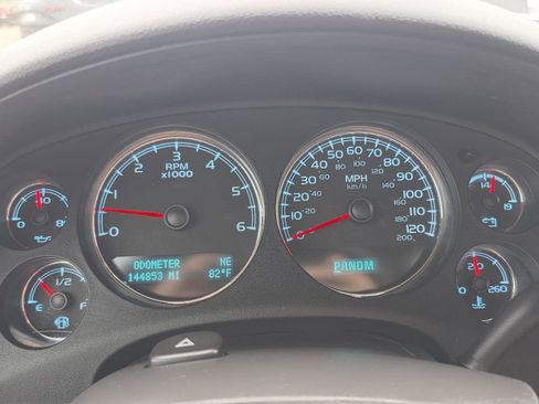 Used 2012 Chevrolet Avalanche LTZ AWD/4WD image 25