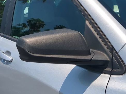 Used 2022 Chevrolet Equinox LS FWD image 12
