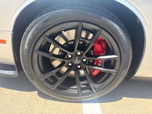 Used 2023 Dodge Challenger SRT Hellcat w/ Driver Convenience Group RWD image 18