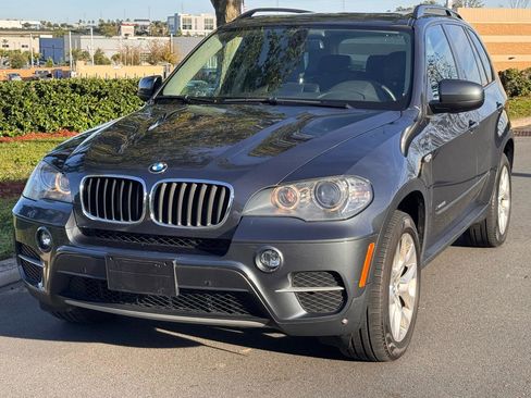 Used 2011 BMW X5 xDrive35i image 3