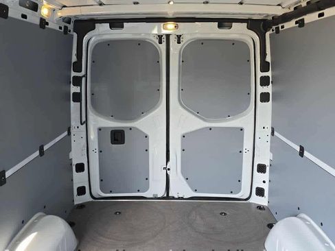 Used 2025 Mercedes-Benz Sprinter 2500 image 16