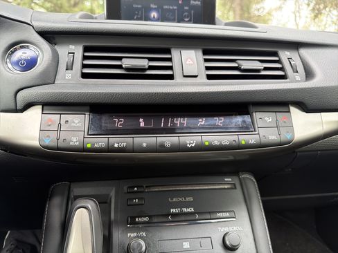 Used 2015 Lexus CT 200h w/ Navigation Package FWD image 25