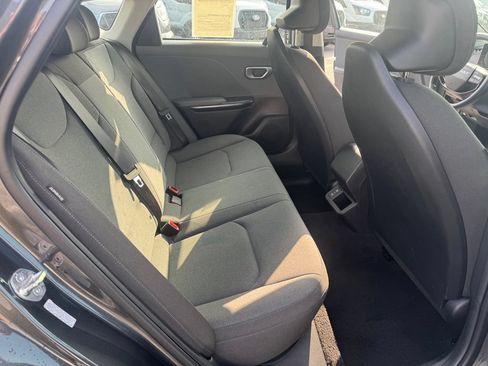 Used 2025 Kia K4 FWD image 36