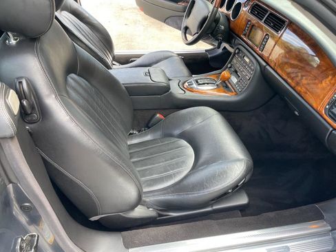 Used 2005 Jaguar XK8 Convertible image 35