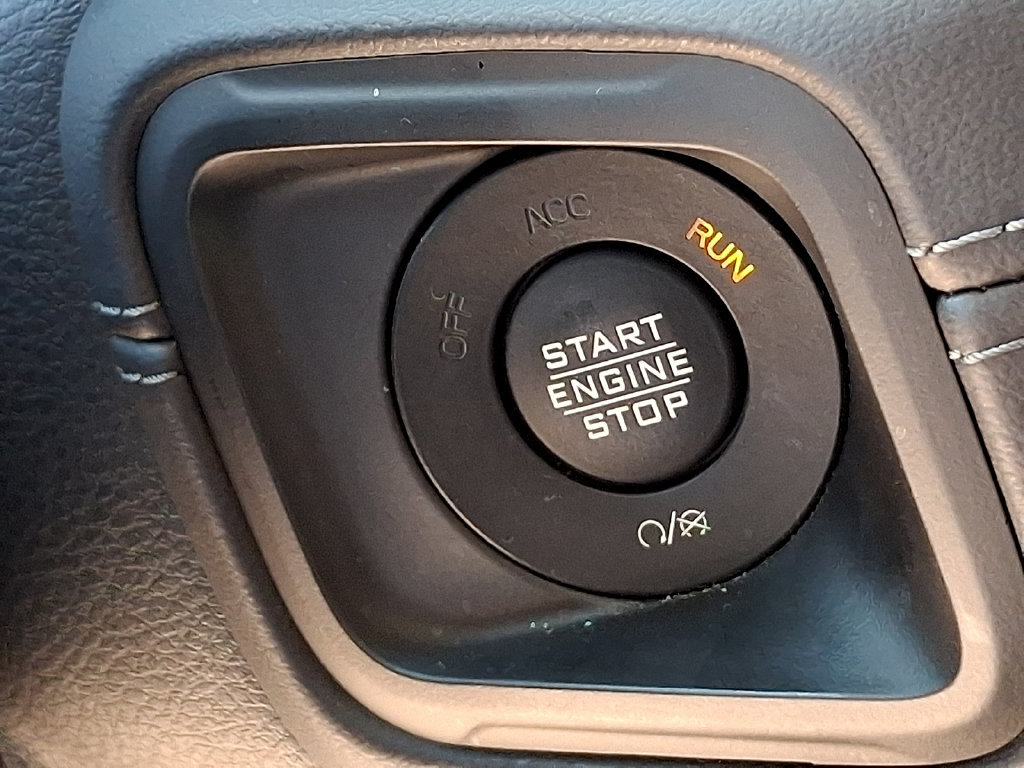 Used 2025 Jeep Wrangler Unlimited Sahara AWD/4WD image 22