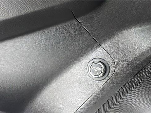 Used 2023 GMC Acadia AT4 image 21