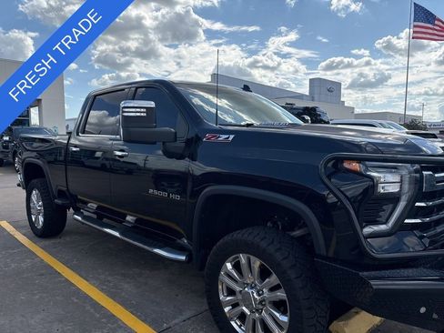 Used 2024 Chevrolet Silverado 2500 LTZ w/ LTZ Convenience Package image 6