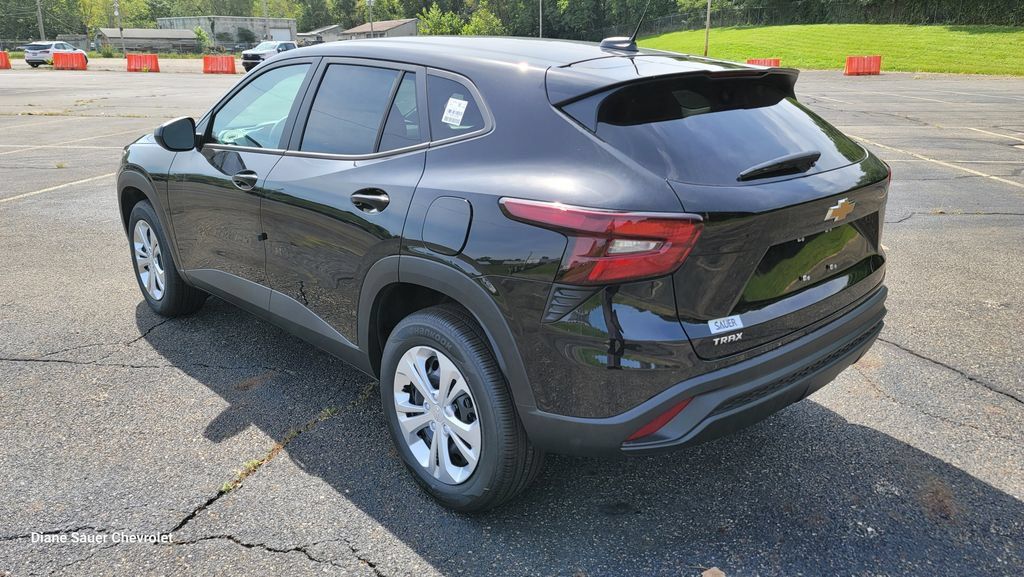 New 2026 Chevrolet Trax LS FWD image 9