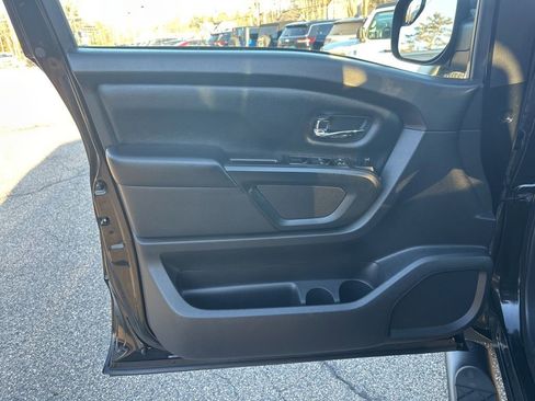 Used 2019 Nissan Titan SV w/ SV Convenience Package image 13