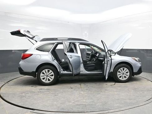 Used 2018 Subaru Outback 2.5i Premium image 45