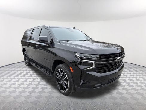 Used 2024 Chevrolet Suburban RST w/ Luxury Package image 3