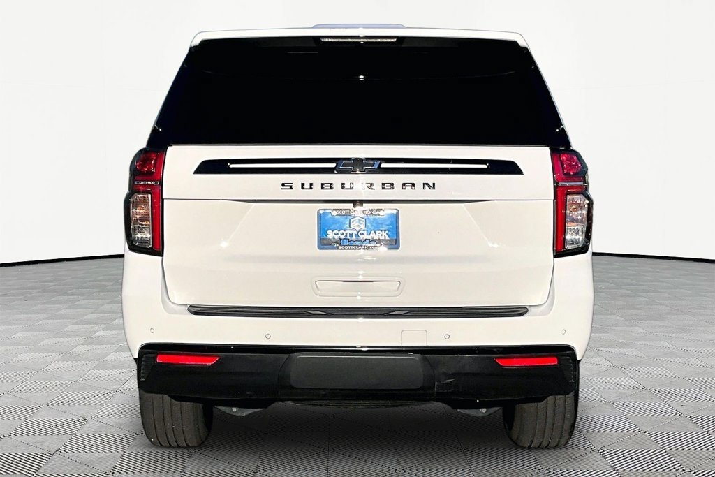 Used 2024 Chevrolet Suburban Z71 w/ Luxury Package AWD/4WD image 7