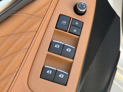 Used 2019 Toyota Avalon Limited w/ Advanced Safety Package FWD image 28