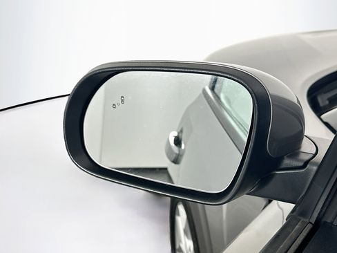 Used 2025 Kia Soul LX w/ LX Technology Package image 16