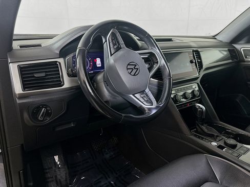 Used 2020 Volkswagen Atlas Cross Sport SEL Premium image 9