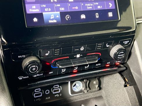 Used 2021 Jeep Grand Cherokee L Laredo image 27