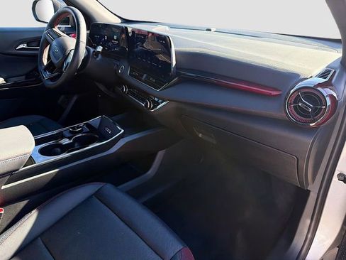 Certified 2026 Chevrolet Equinox RS image 28