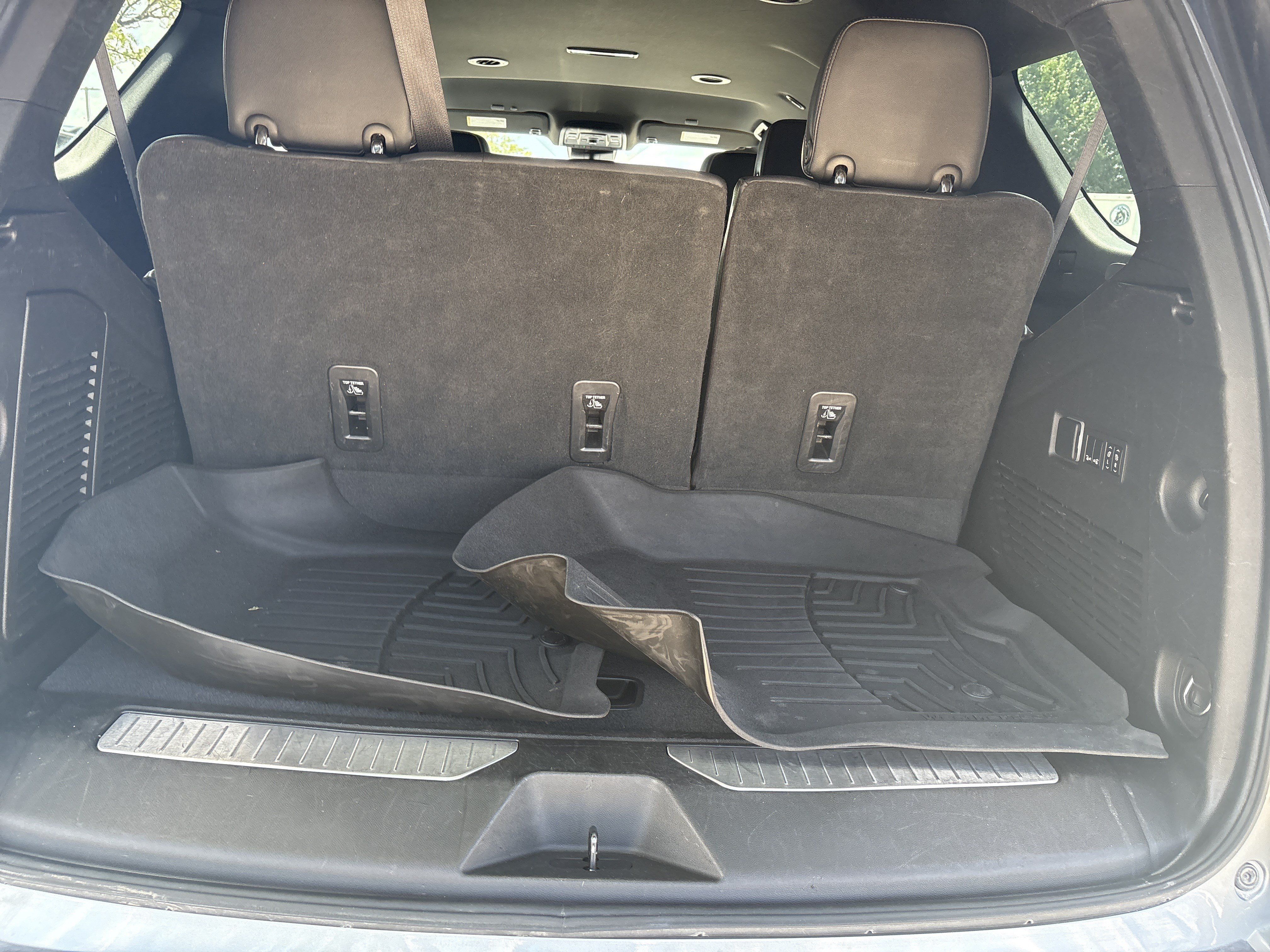 Used 2023 Chevrolet Tahoe Premier AWD/4WD image 23