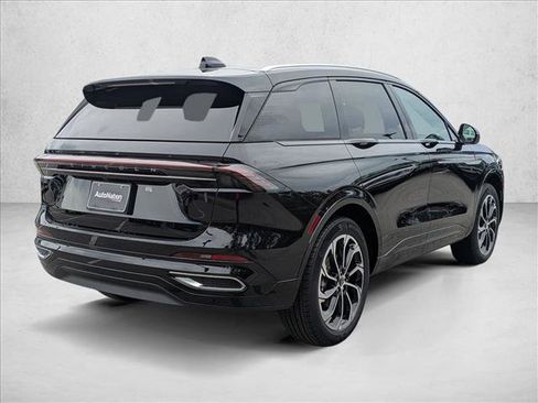 New 2026 Lincoln Nautilus Reserve image 8