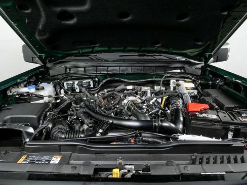 Used 2023 Ford Bronco Wildtrak image 32